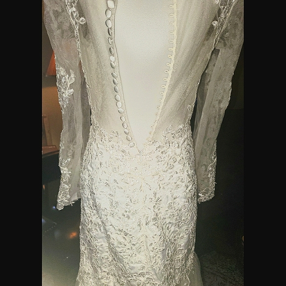 NWOT Custom-made, Brand New & Elegant Wedding Dress!!! comes w/ dress bag!!! - Picture 11 of 11